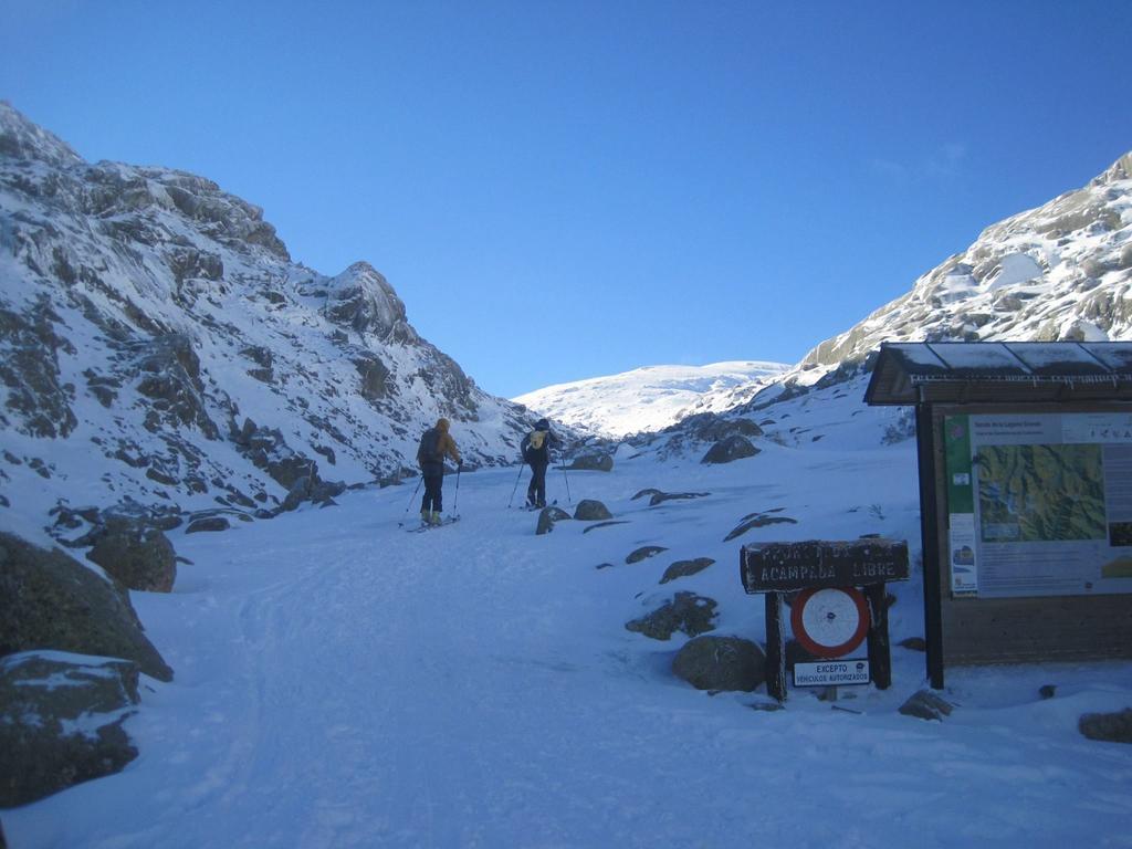 בית הארחה Navacepeda de Tormes 	La Pasailla De Gredos מראה חיצוני תמונה