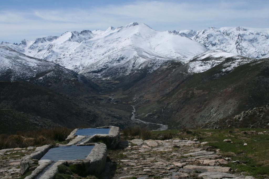 בית הארחה Navacepeda de Tormes 	La Pasailla De Gredos מראה חיצוני תמונה